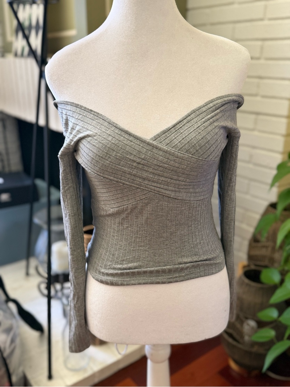 BCBGeneration Gray Ribbed Off-Shoulder Top